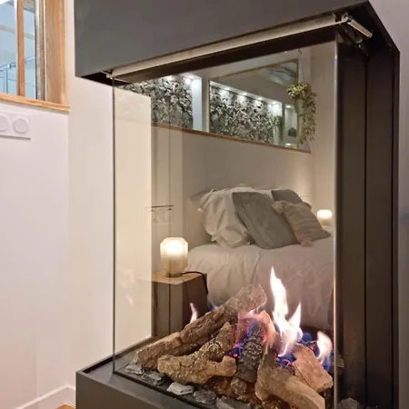 Suites Avec Jacuzzi Prive & Terrasse - Vieille Ville D'Annecy Apartment *