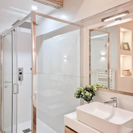 Apartment Suites Avec Jacuzzi Prive & Terrasse - Vieille Ville D'Annecy