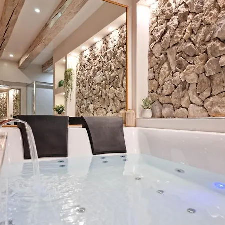 Apartment Le Bonbon - Avec Jacuzzi Prive Au Coeur De Annecy